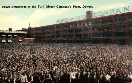 Postcard - 12,000 Employees at the Ford Motor Company's Plant, Detroit
