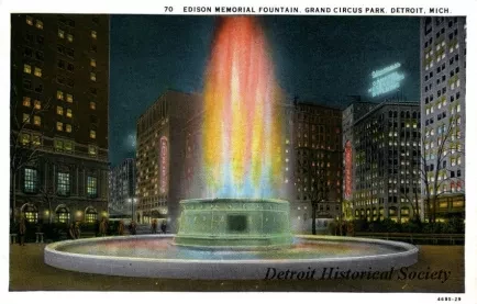 Postcard - 70 Edison Memorial Fountain, Grand Circus Park, Detroit, Mich.