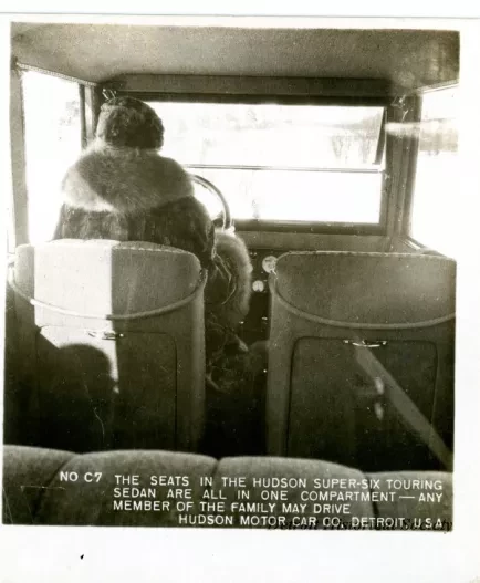 Stereograph - The Seats In The Hudson Super-Six Touring Sedan Are All In One Compartment - Any Member Of The Family May Drive, Hudson Motor Car Co, Detroit, USA
