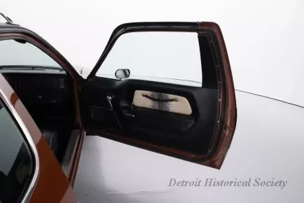 Automobile - 1975 American Motors 2-Door Pacer | Detroit