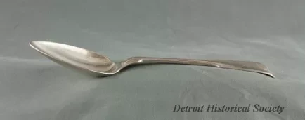Spoon, Eating