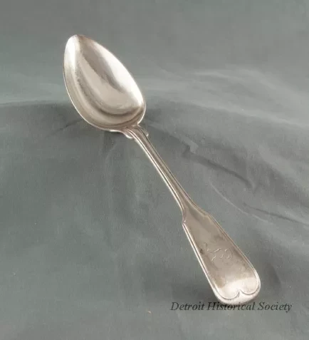 Spoon, Eating
