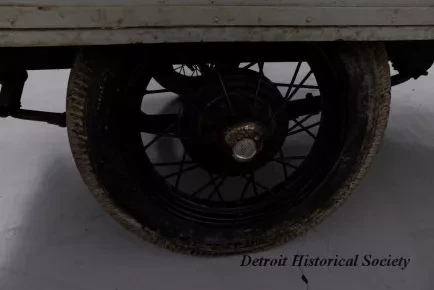 Trailer, Camping - 1929 Covered Wagon Trailer Co. camper - Dhs_1956_373_001_arceye_user_015