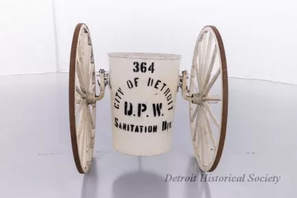 Cart, Push - 1976.092.001 Dpw Push Cart_arceye_user_004-2