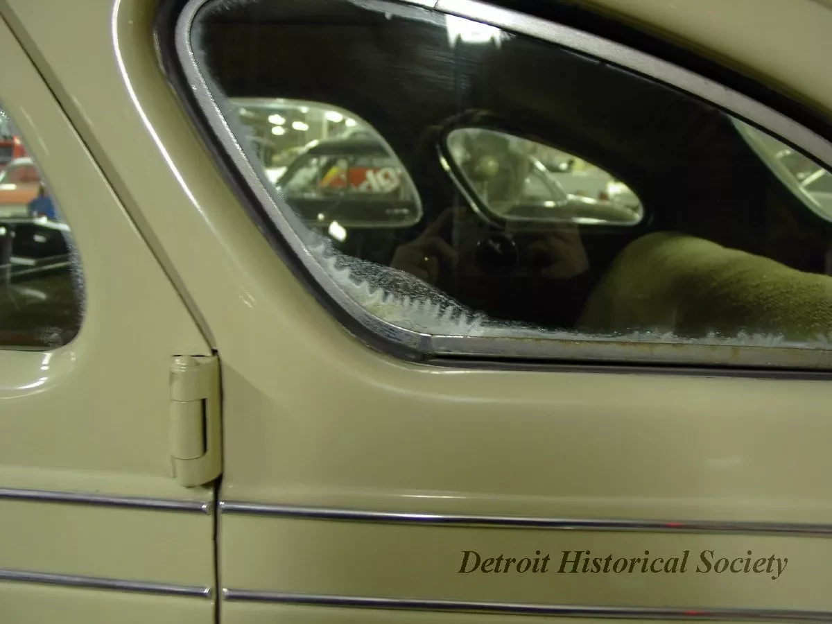 Automobile - 1934 Chrysler Airflow 4-Door Sedan