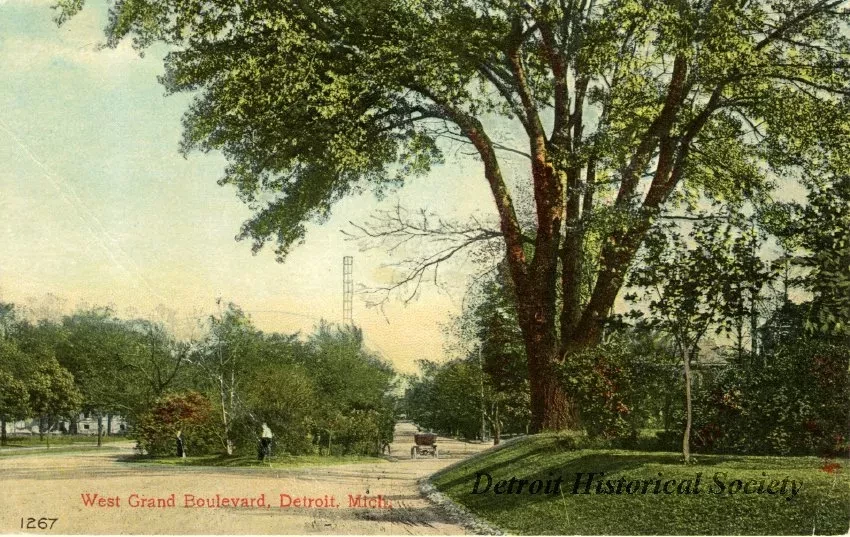 Postcard - West Grand Boulevard, Detroit, Mich.