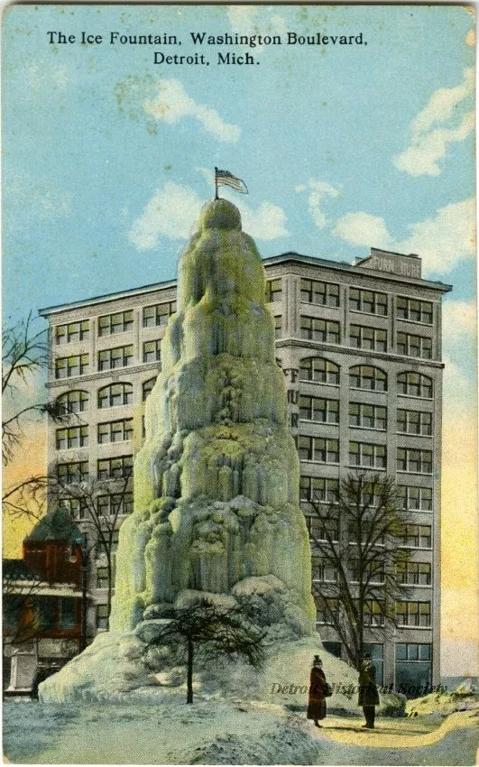 Postcard - The Ice Fountain, Washington Boulevard, Detroit, Mich.