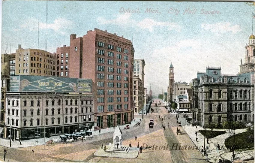 Postcard - Detroit, Mich. City Hall Square