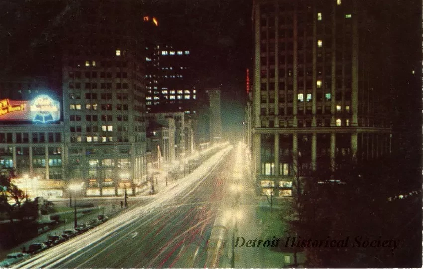 Postcard - 530 - Woodward Avenue Looking South from Grand Circus Park, Detroit, Michigan.