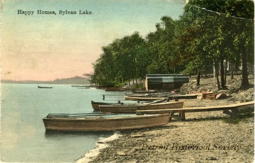 Postcard - Happy Homes, Sylvan Lake