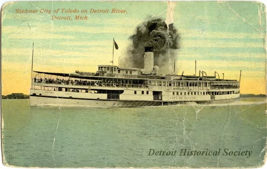 Postcard - Steamer City of Toledo on Detroit River, Detroit, Mich. - Steamer City of Toledo on Detroit River