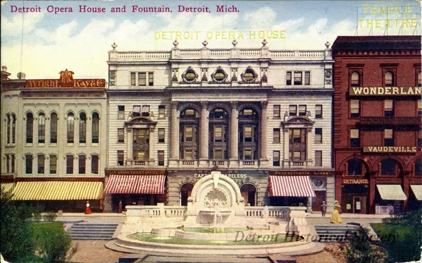 Postcard - Detroit Opera House and Fountain, Detroit, Mich.