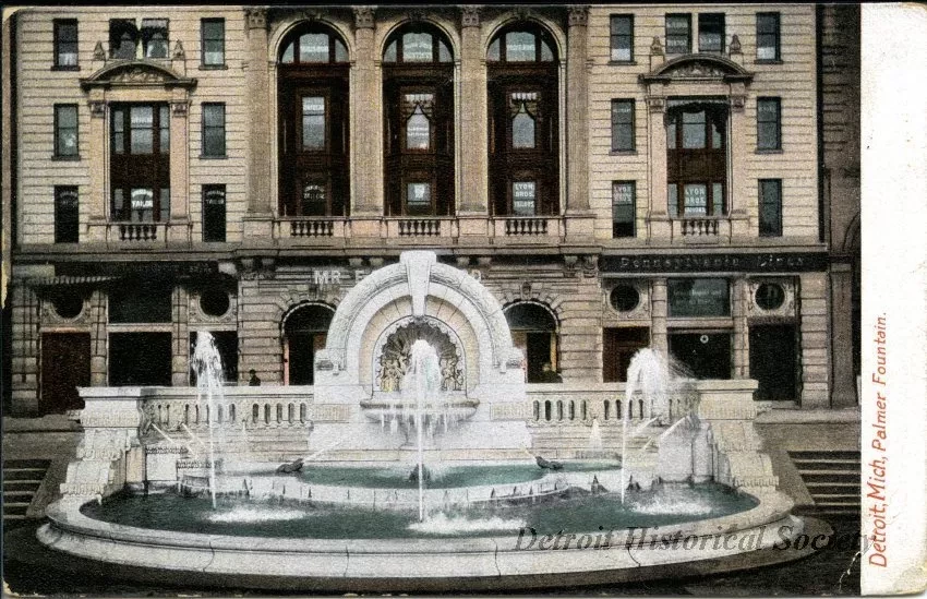 Postcard - Detroit Mich, Palmer Fountain.