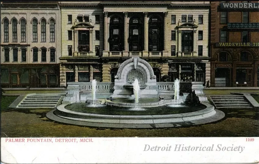 Postcard - Palmer Fountain, Detroit, Mich.