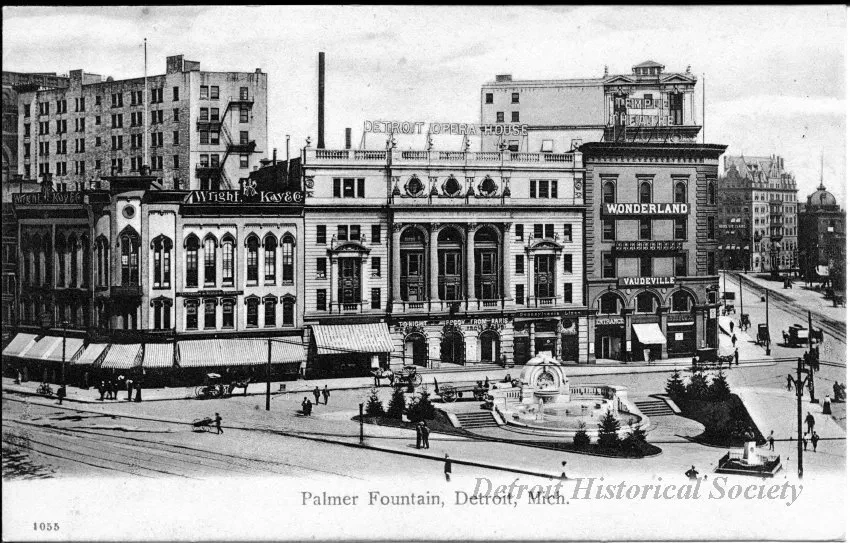 Postcard - Palmer Fountain, Detroit, Mich.