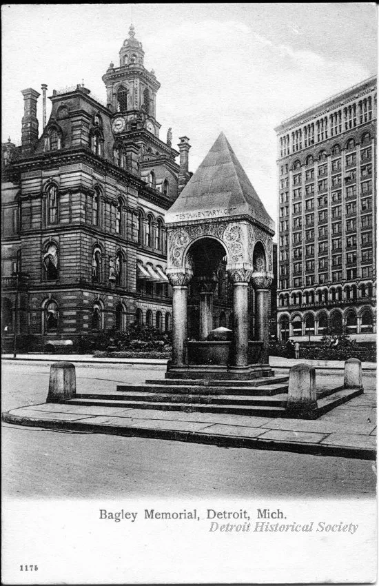 Postcard - Bagley Memorial, Detroit, Mich.