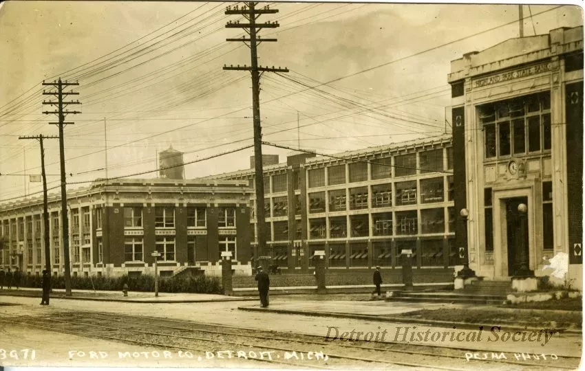 Postcard - Ford Motor Co., Detroit, Mich.