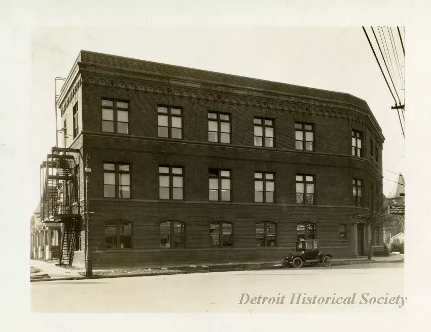 Binder, Post - Appraisal of Buildings for Michigan Bell Telephone Co. 
by Albert Kahn, Inc.
