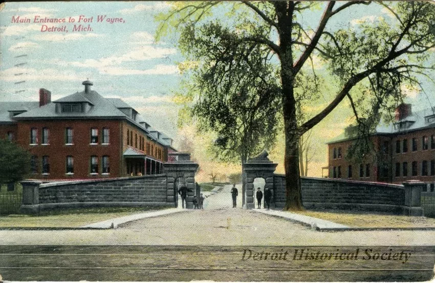 Postcard - Main Entrance to Fort Wayne, Detroit, Mich.