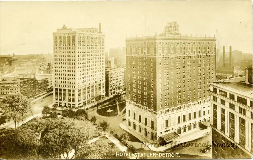 Postcard - Hotel-Statler-Detroit.