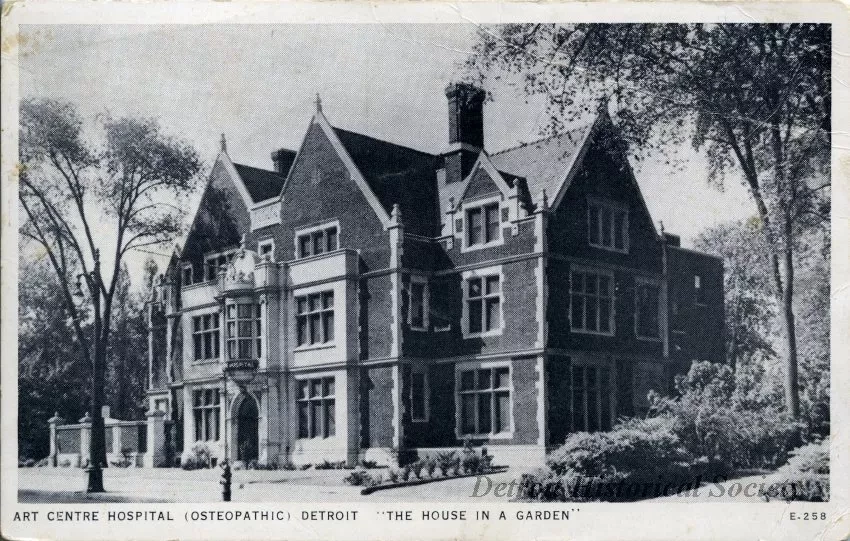 Postcard - Art Centre Hospital (Osteopathic) Detroit, "The House in a Garden" - Art Centre Hospital (Osteopathic) Detroit "House in a Garden"