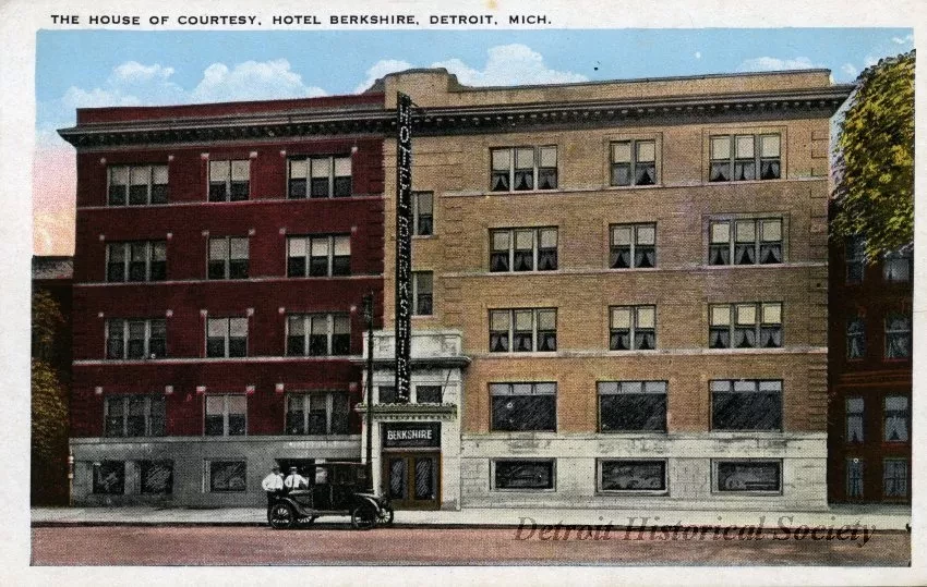 Postcard - The House of Courtesy, Hotel Berkshire, Detroit, Mich.