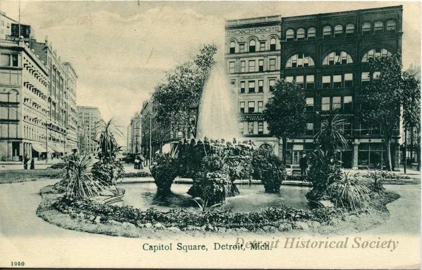 Postcard - Capitol Park, Detroit, Mich.