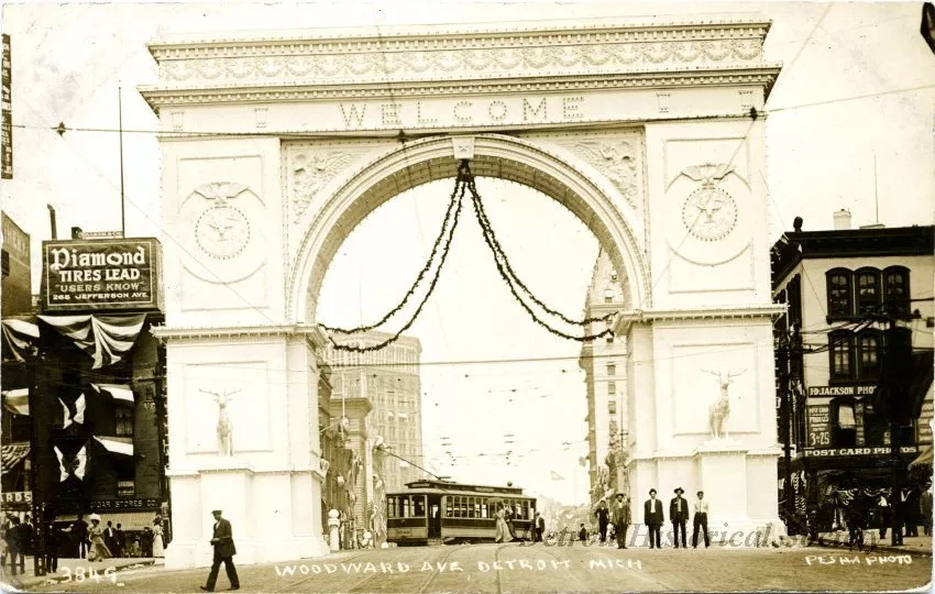 Postcard - Woodward Ave Detroit Mich - Woodward Ave., Detroit, Mich. Elks