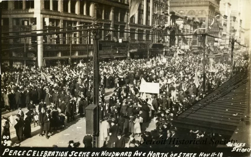 Postcard - Peace Celebration Scene on Woodward Ave North of State, Nov 11-18