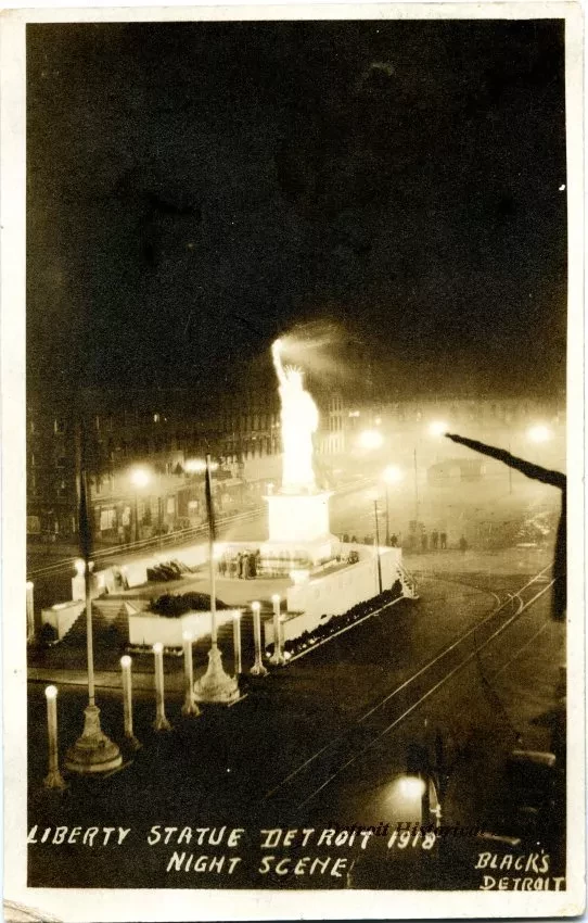 Postcard - Liberty Statue Detroit 1918, Night Scene - Liberty Statue, Detroit 1918