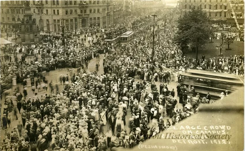 Postcard - Large Crowd on Campus, Cadillaque [sic]. Detroit, 1912.