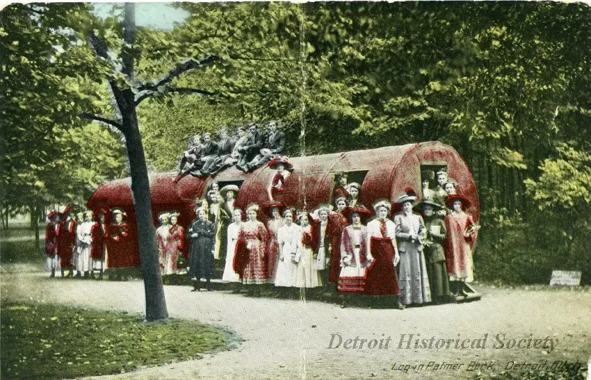 Postcard - Log in Palmer Park, Detroit, Mich.