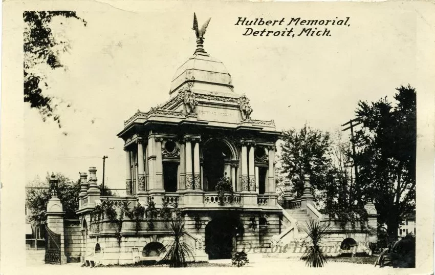 Postcard - Hurlbut Memorial, Detroit, Mich.