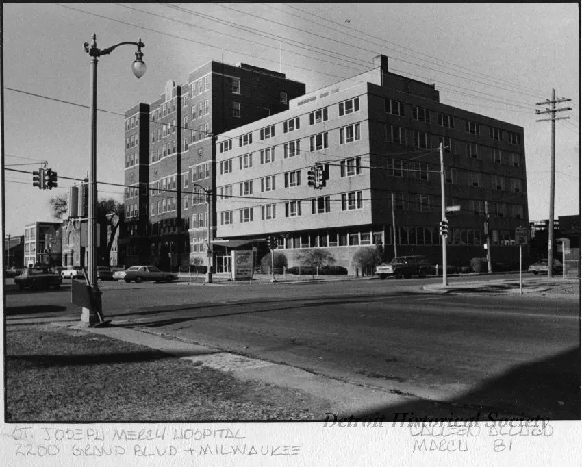 Print, Photographic - St. Joseph Mercy Hospital; 2200 Grand Blvd & Milwaukee