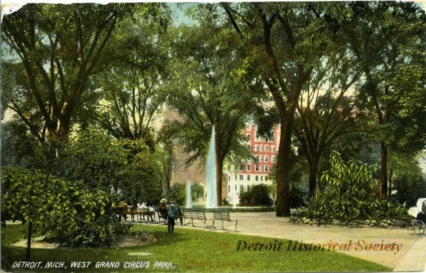 Postcard - Detroit, Mich., WestGrand Circus Park