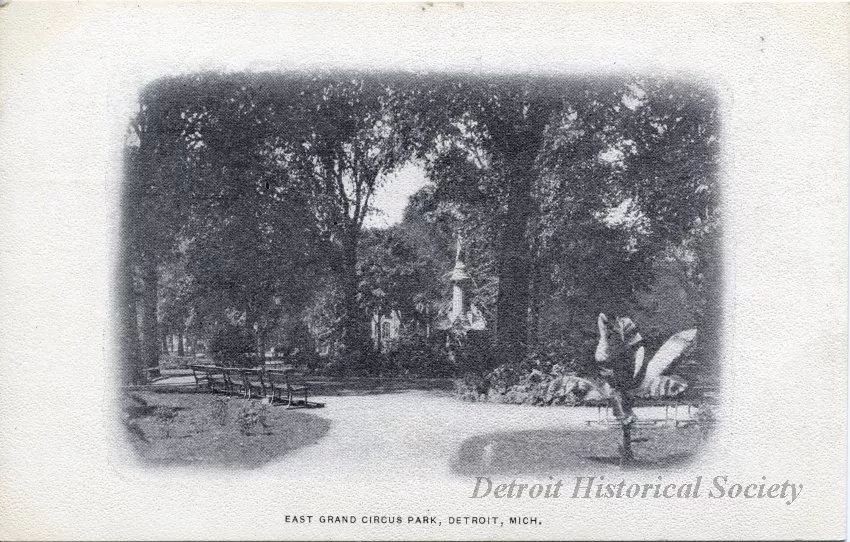 Postcard - East Grand Circus Park, Detroit, Mich.