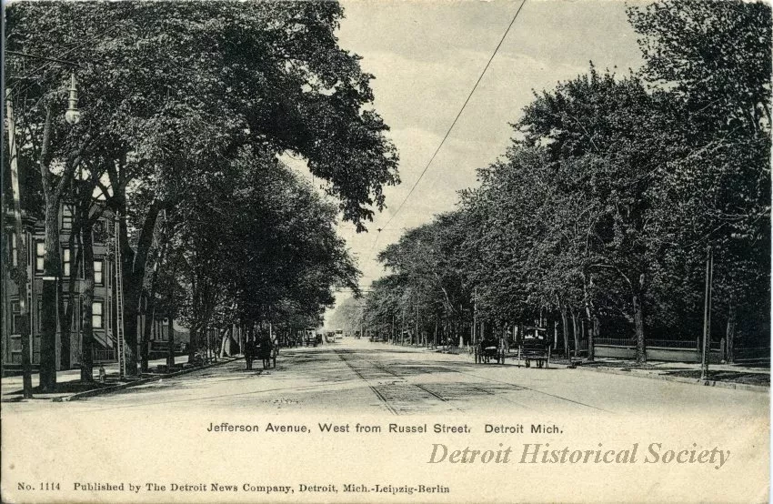 Postcard - Jefferson Avenue, West from Russel Street, Detroit, Mich.