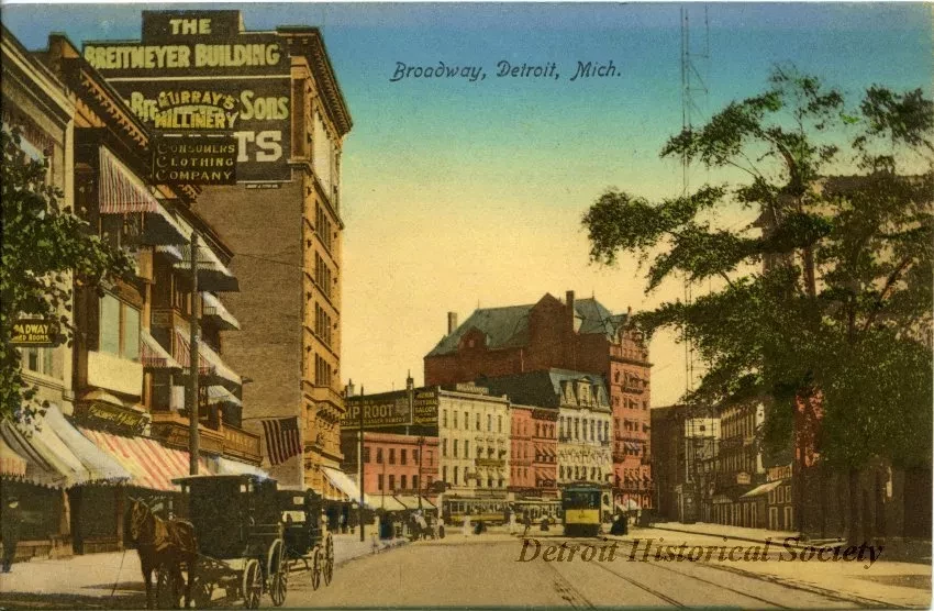 Postcard - Broadway, Detroit, Mich.