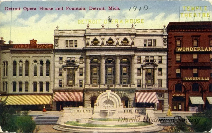 Postcard - Detroit Opera House and Fountain, Detroit, Mich.