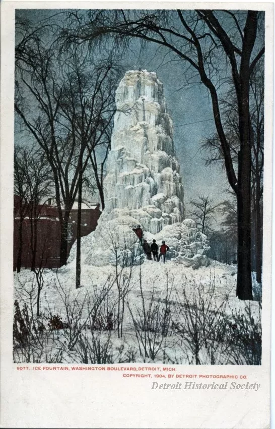Postcard - Ice Fountain, Washington Boulevard, Detroit, Mich.