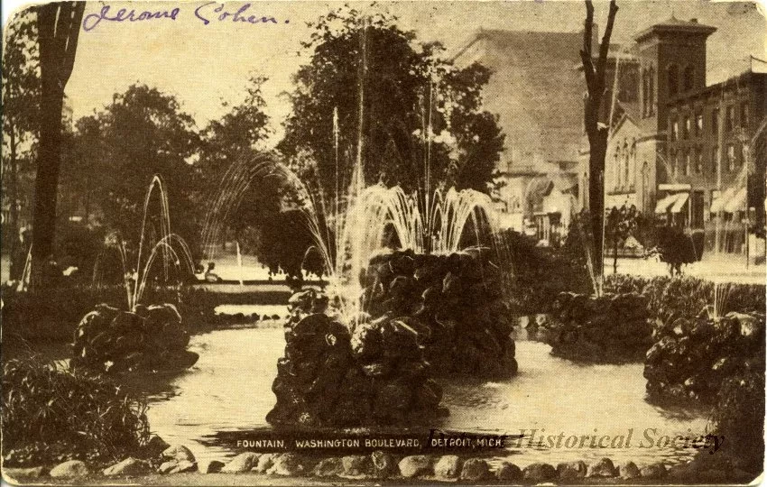 Postcard - Fountain, Washington Boulevard, Detroit Mich.