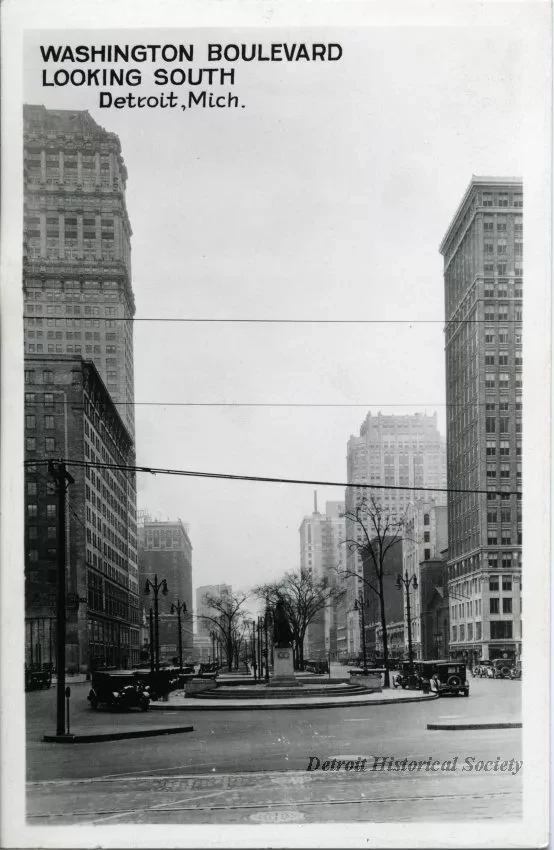 Postcard - Washington Boulevard Looking South, Detroit, Mich.