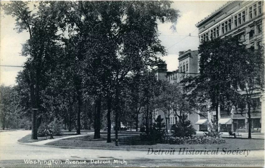Postcard - Washington Boulevard, Detroit, Mich.