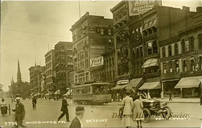 Postcard - Woodward Ave, Detroit