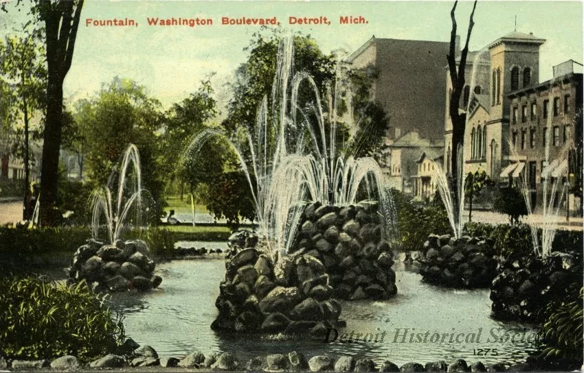 Postcard - Fountain, Washington Boulevard, Detroit, Mich.