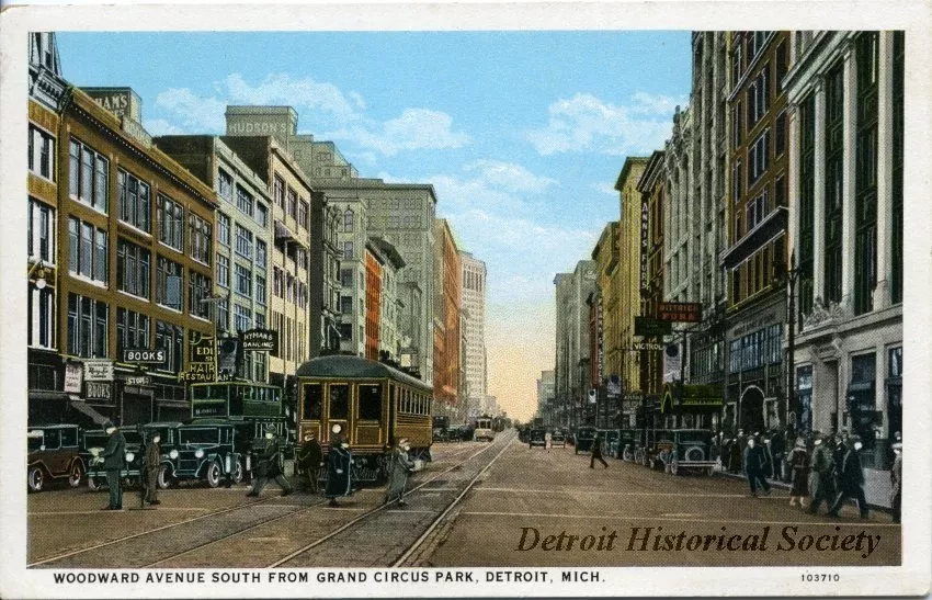 Postcard - Woodward Avenue South from Grand Circus Park, Detroit, Mich.