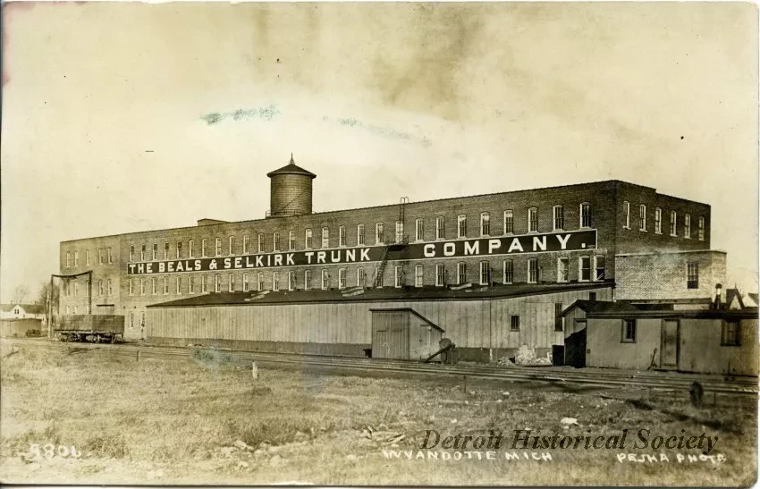 Postcard - Wyandotte, Mich.