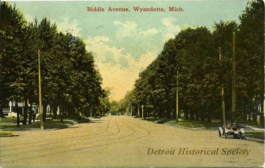 Postcard - Biddle Avenue, Wyandotte, Mich.