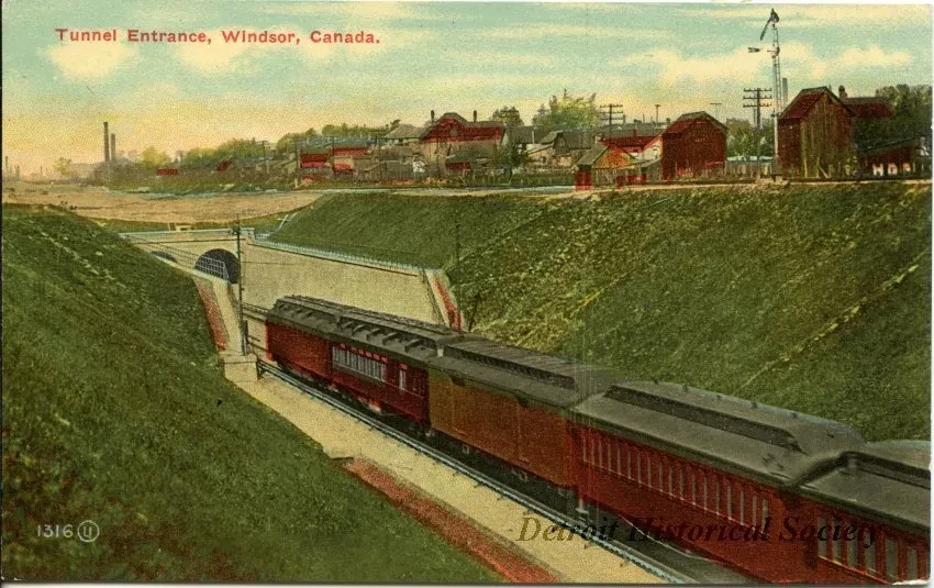Postcard - Tunnel Entrance, Windsor, Canada.