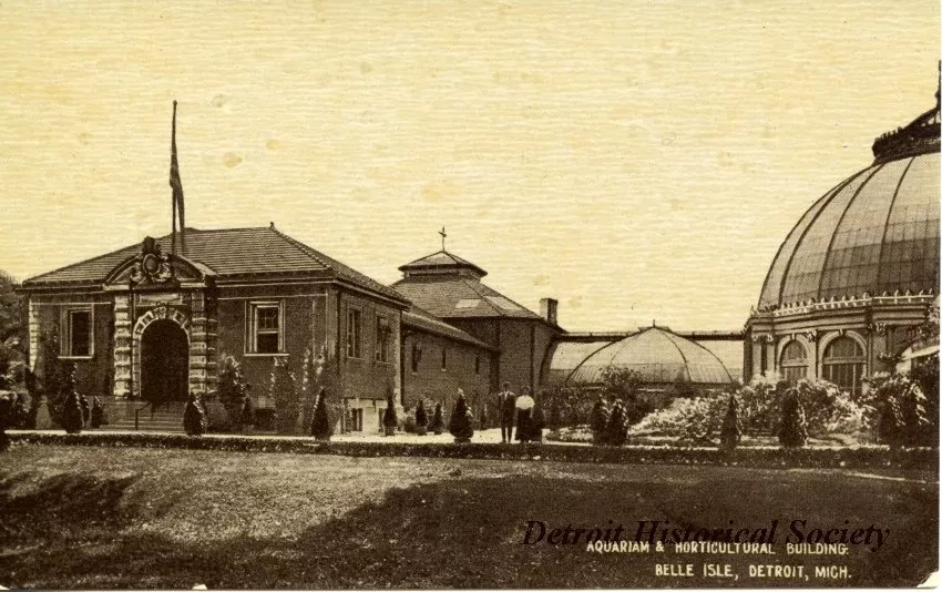 Postcard - Aquarium & Horticultural Building, Belle Isle, Detroit, Mich.